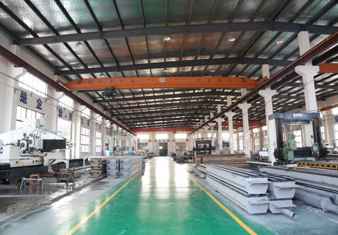 內(nèi)蒙古淳德機械設(shè)備有限公司辦公樓及機械車間