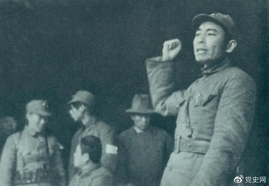1939年2月23日，周恩來(lái)到皖南新四軍軍部，傳達(dá)中央關(guān)于新四軍向北向敵后發(fā)展的方針。