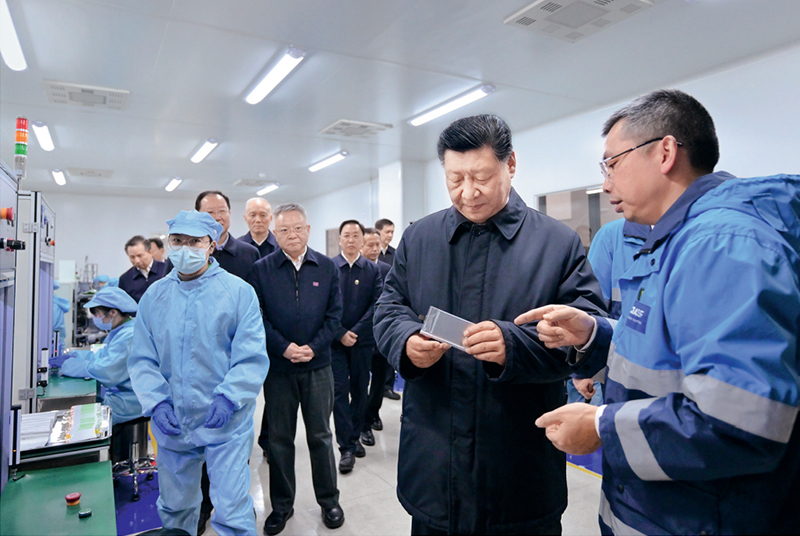2024年3月18日至21日，中共中央總書(shū)記、國(guó)家主席、中央軍委主席習(xí)近平在湖南考察。這是18日下午，習(xí)近平在中德合資企業(yè)巴斯夫杉杉電池材料有限公司考察。 新華社記者 謝環(huán)馳/攝