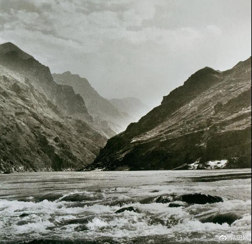 1935年5月3日至9日，紅一方面軍利用7條渡船從皎平渡全部渡過(guò)金沙江。