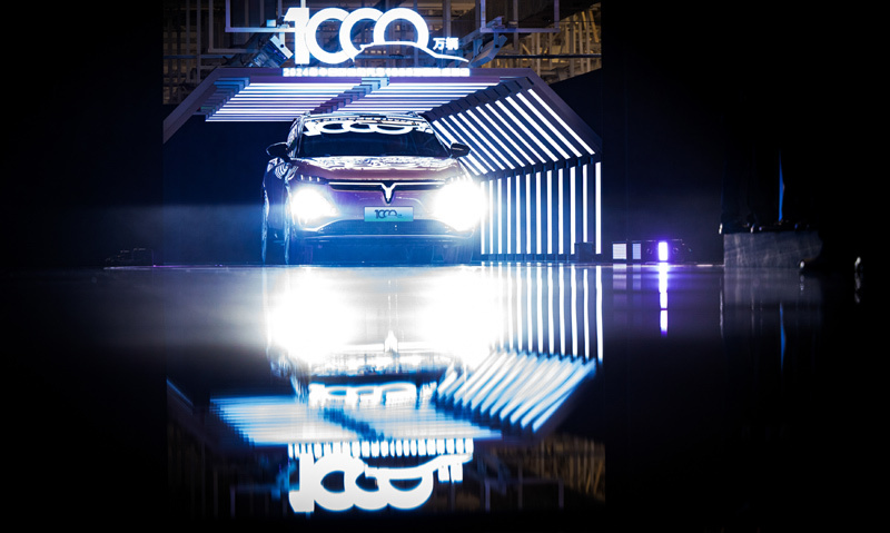 新的偉大奮斗創(chuàng)造新的歷史偉業(yè)——以習(xí)近平同志為核心的黨中央引領(lǐng)“十四五”經(jīng)濟(jì)社會(huì)發(fā)展紀(jì)實(shí)