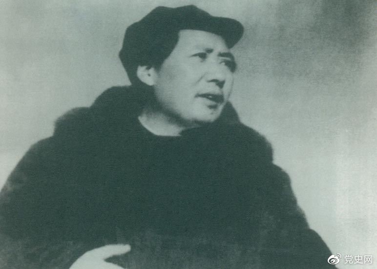 　　1949年3月23日，毛澤東率領中共中央機關離開西柏坡前往北平。出發(fā)時，他對周恩來說，今天是進京的日子，進京趕考去。我們決不當李自成，我們都希望考個好成績。